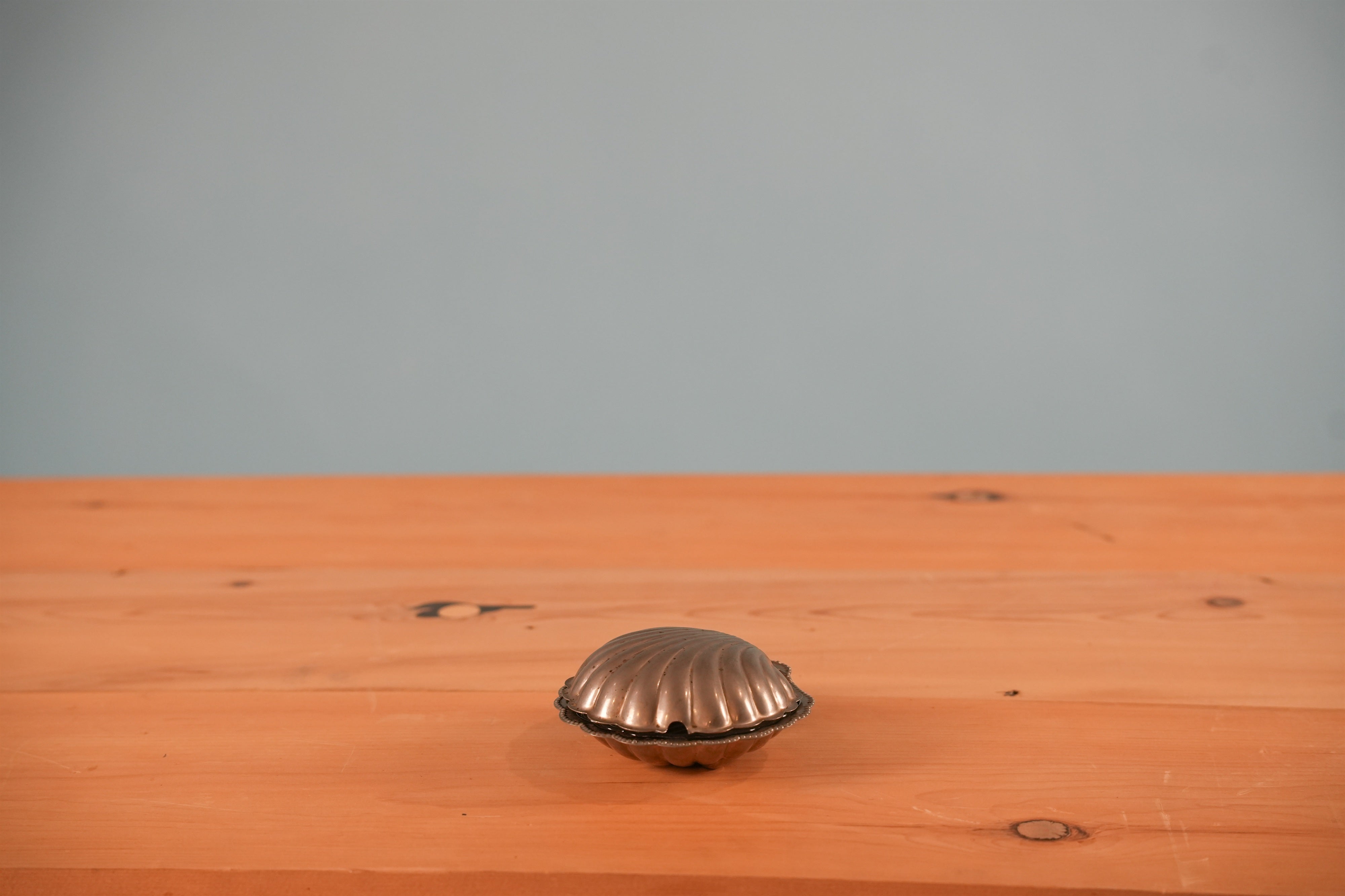 silver-clamshell-ashtray-01