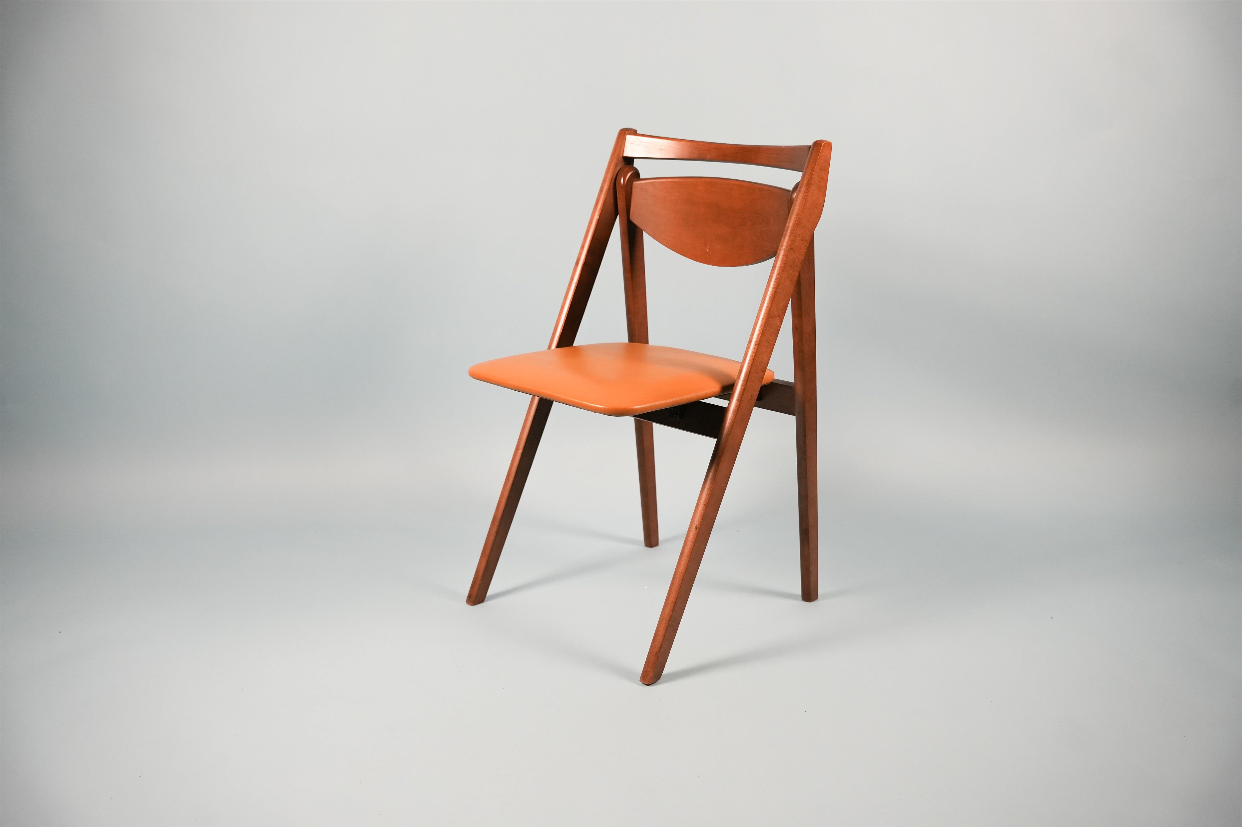 Stakmore-folding-chair-01.JPG