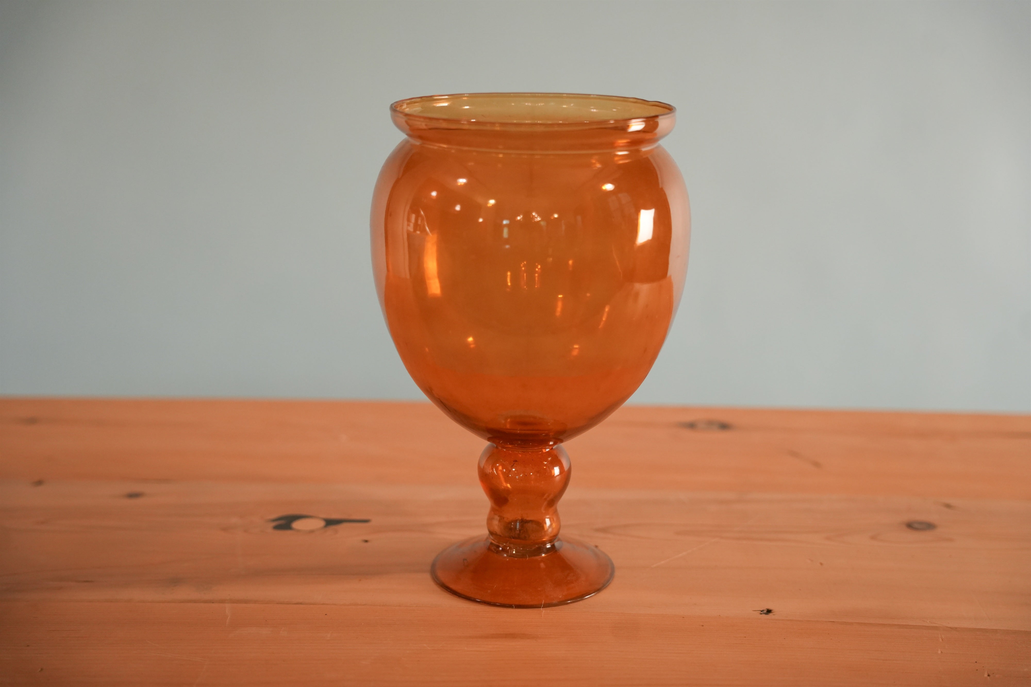 amber-glass-goblet-vase-01.jpg