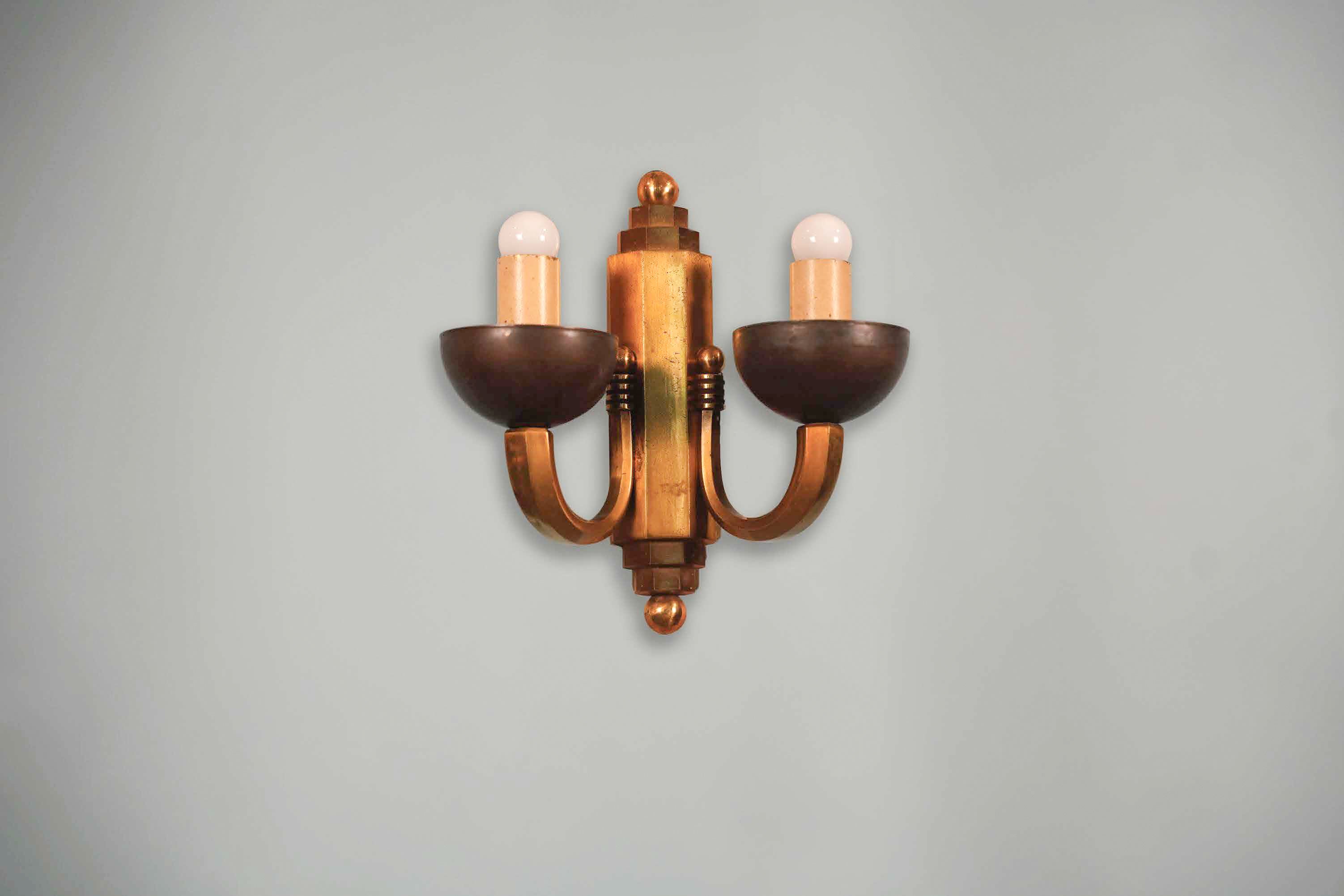 art-deco-brass-wall-sconce-02