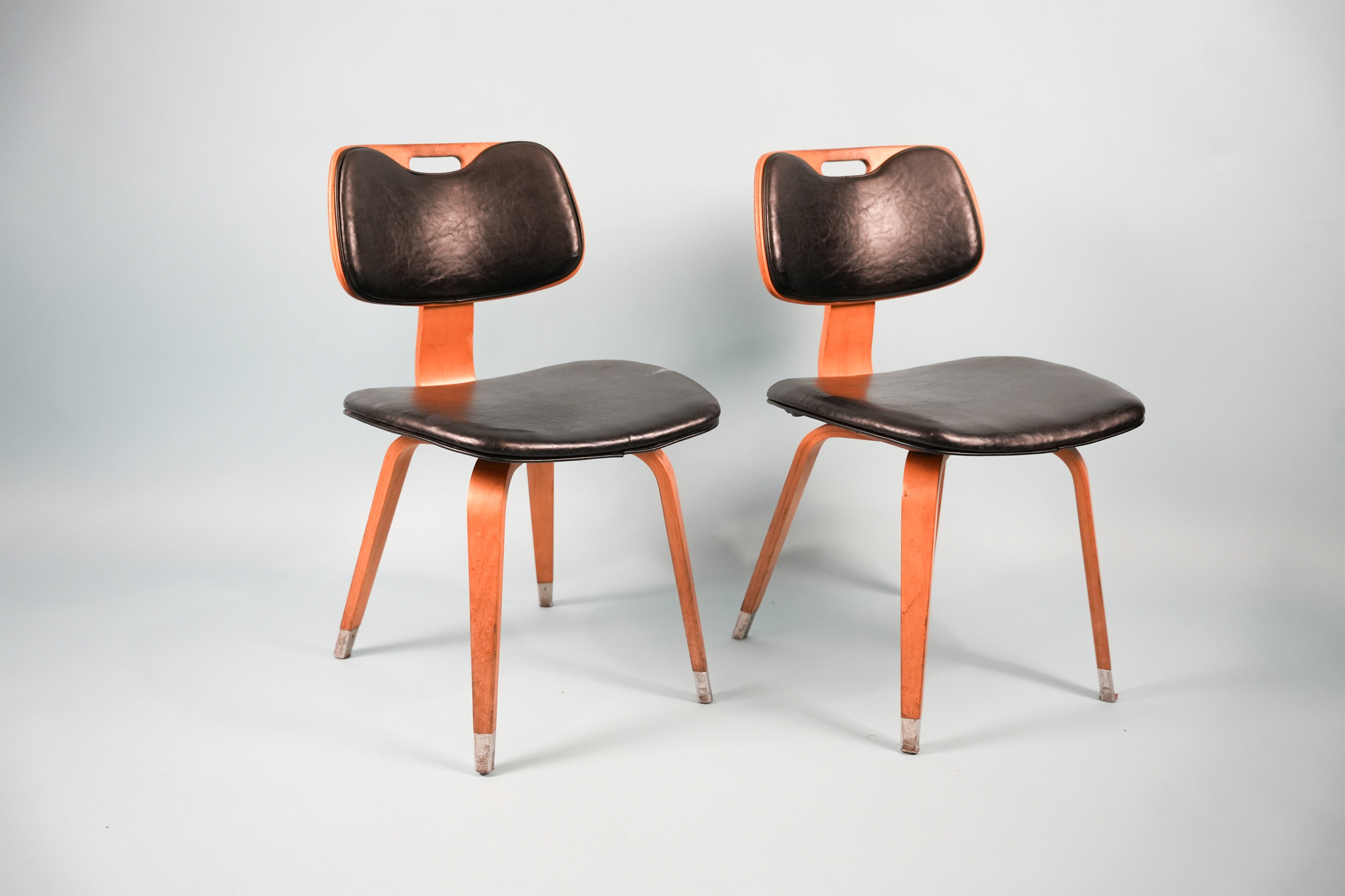 bentwood-cutout-handle-chairs-04