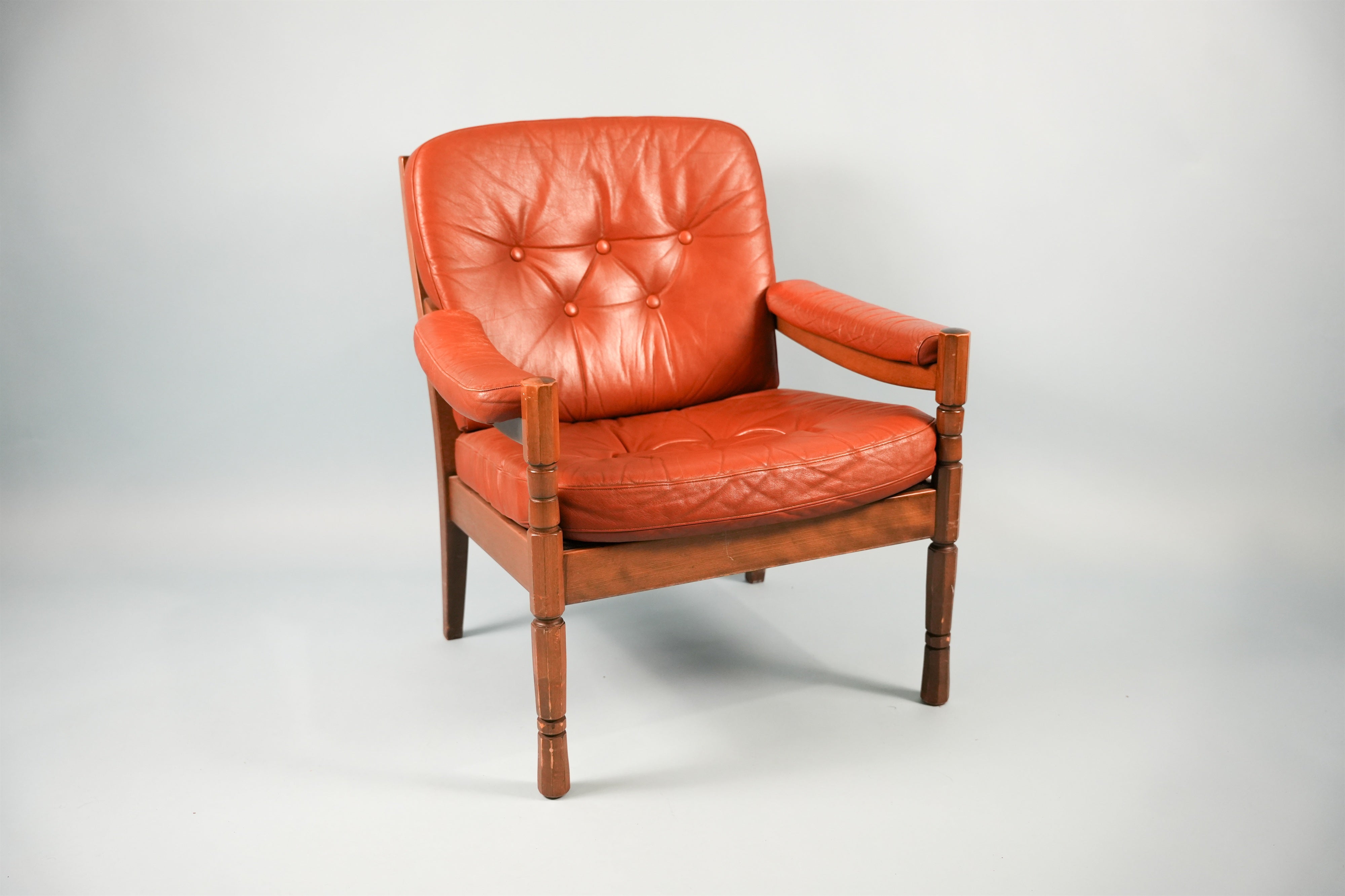 cognac-leather-armchair-02