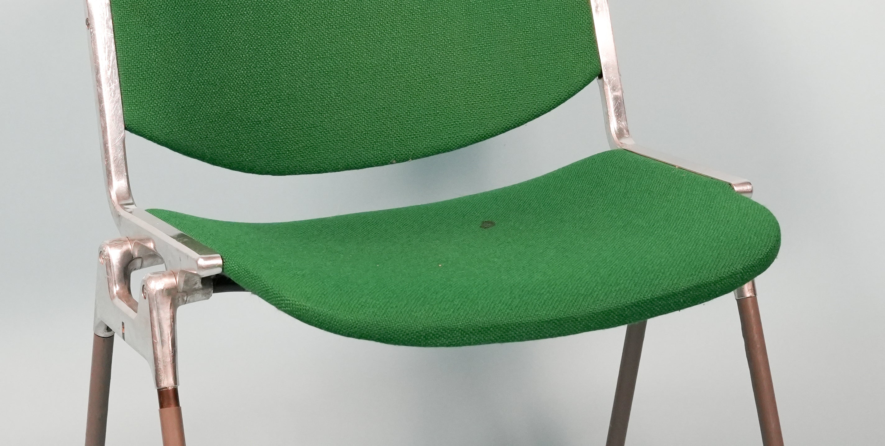 green-stack-chair-07