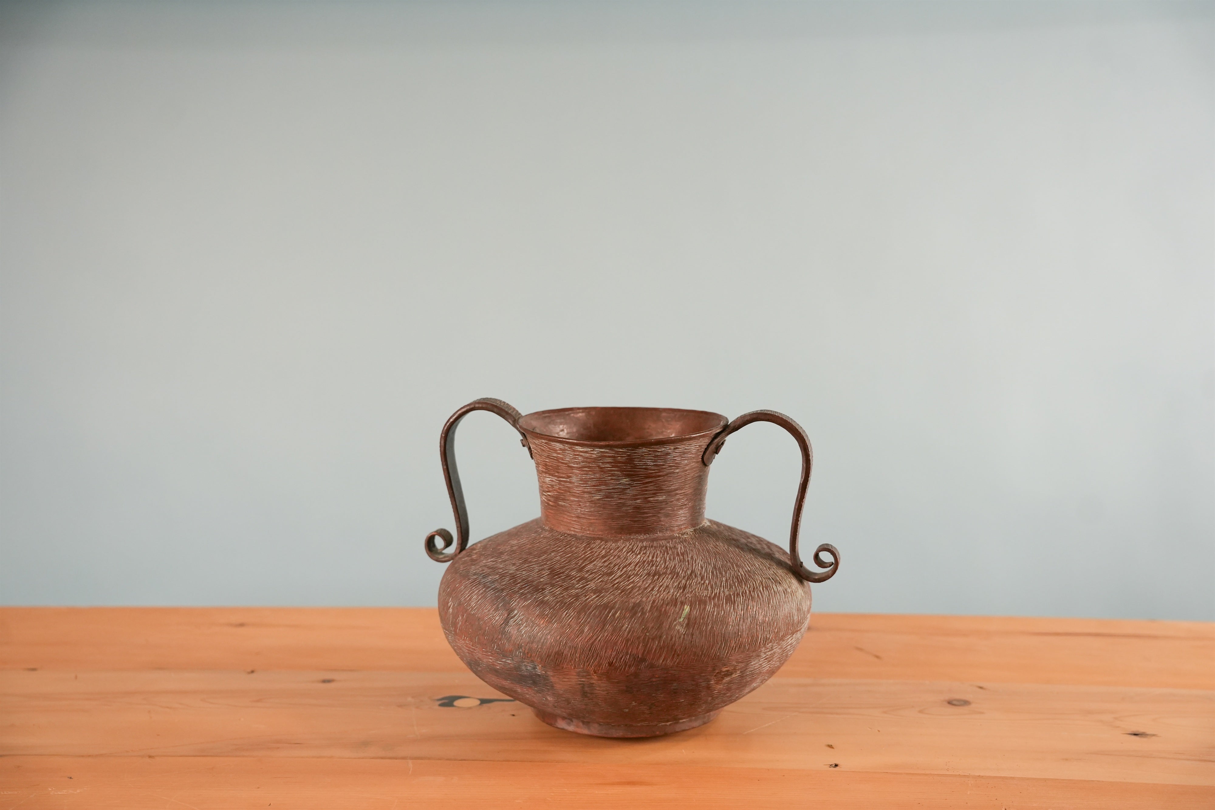 hammered-copper-scroll-handle-vessel-01.jpg7