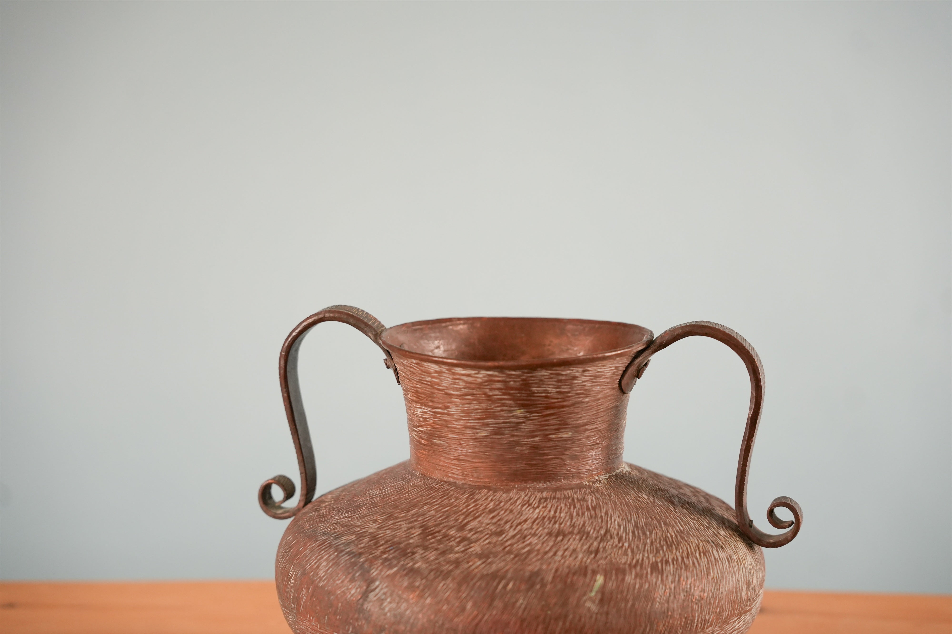 hammered-copper-scroll-handle-vessel-01.jpg8