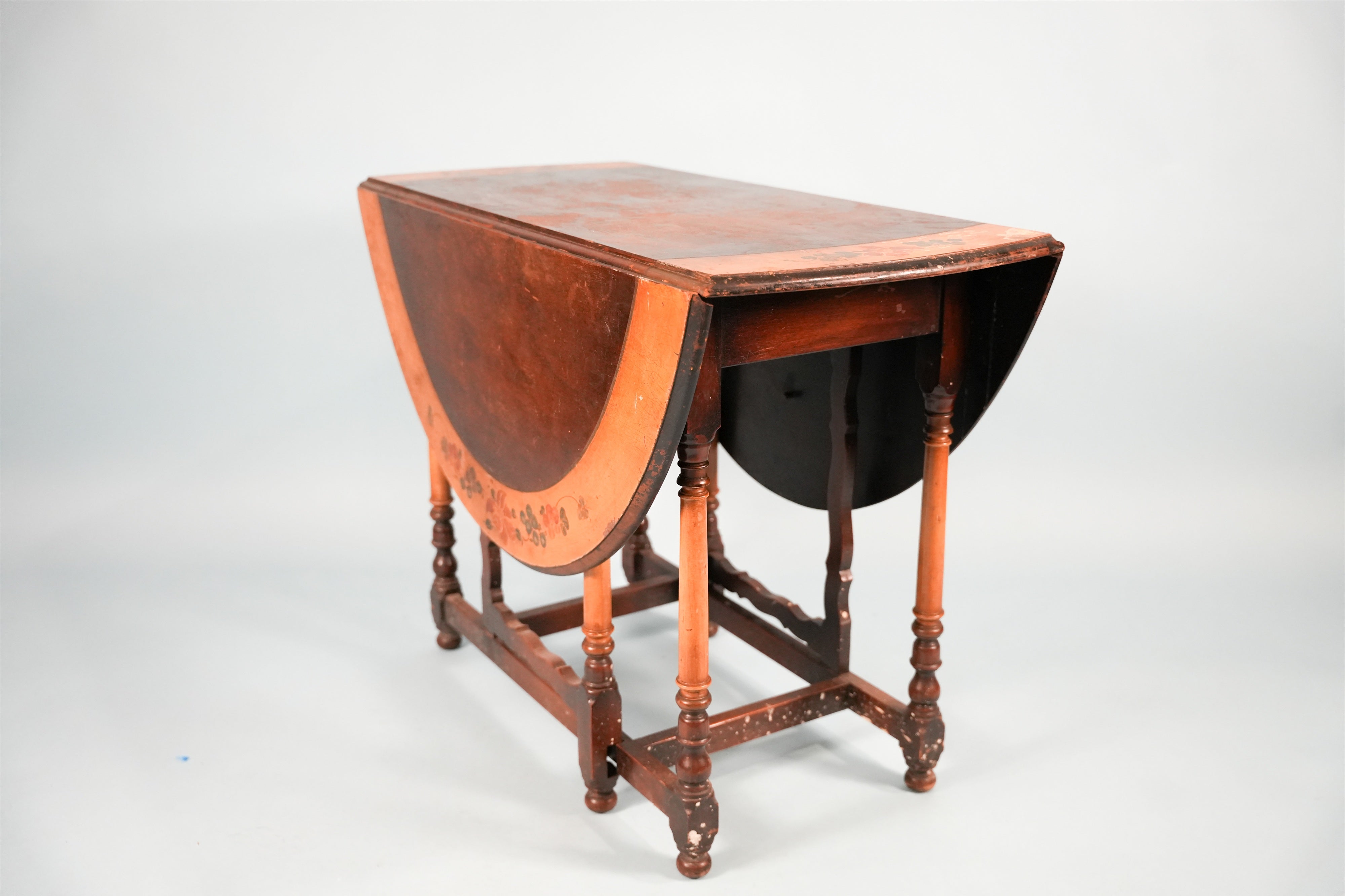 painted-gateleg-drop-leaf-table-013