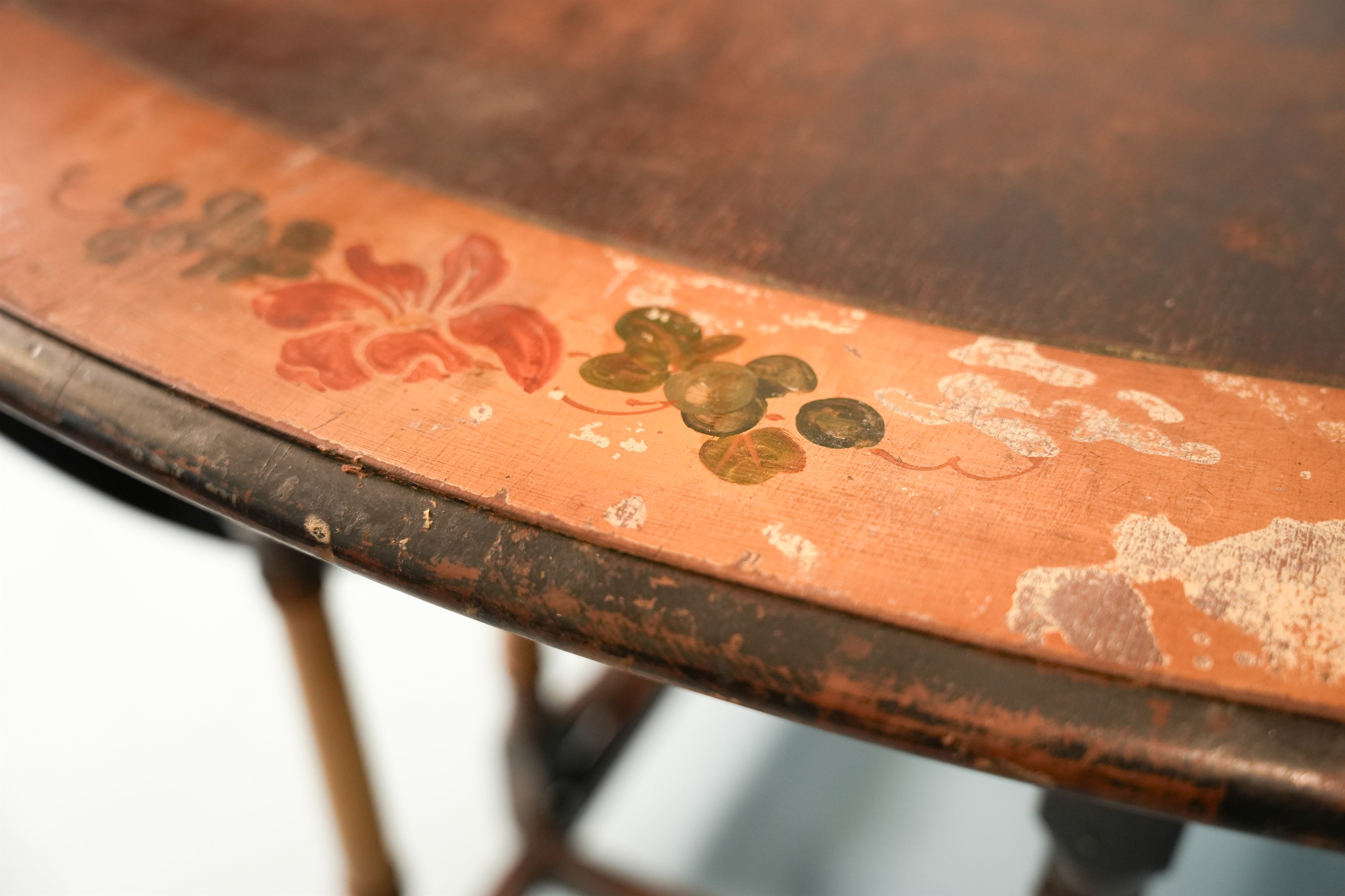 painted-gateleg-drop-leaf-table-017