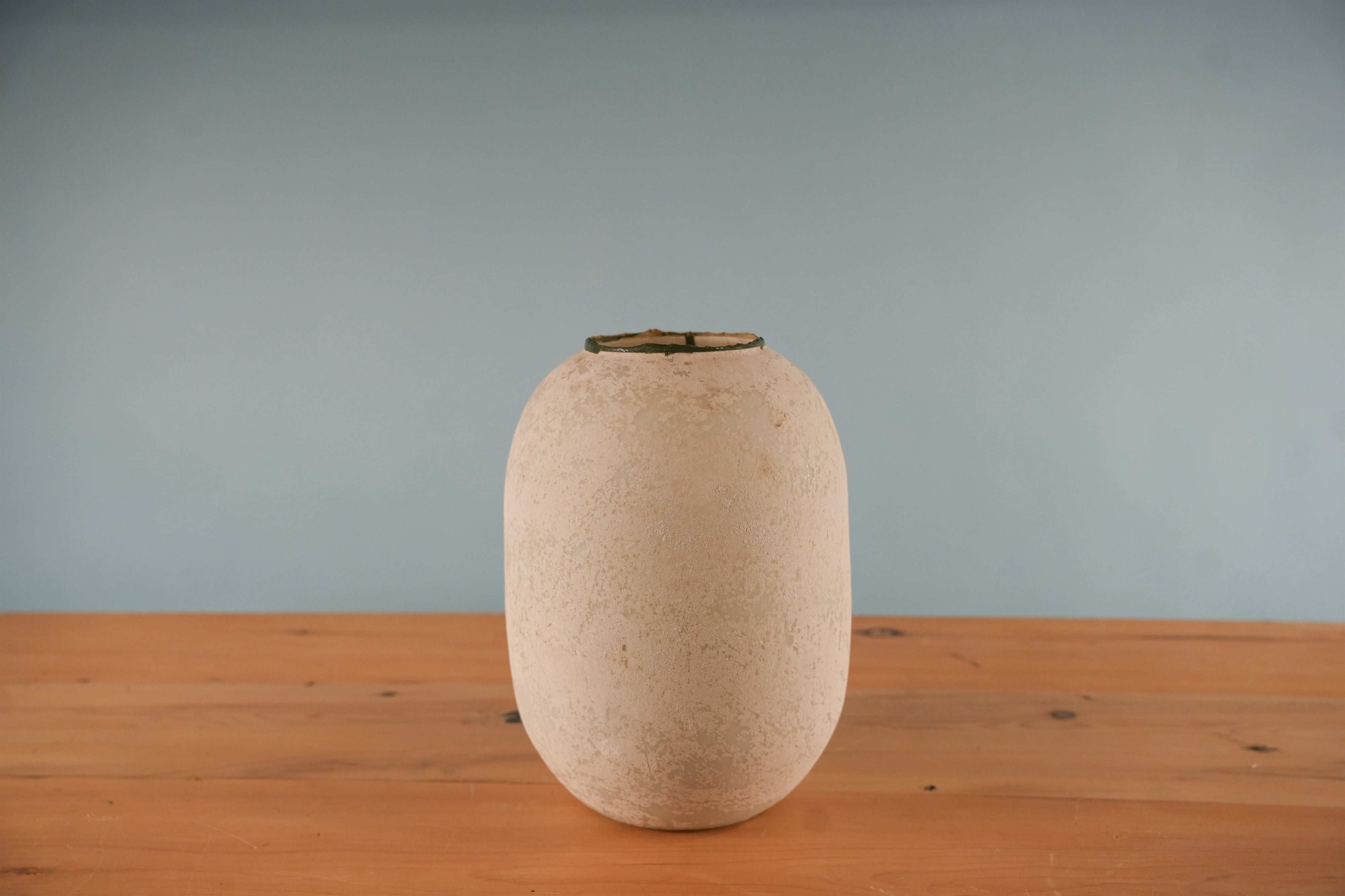 speckled-glass-egg-vase-01