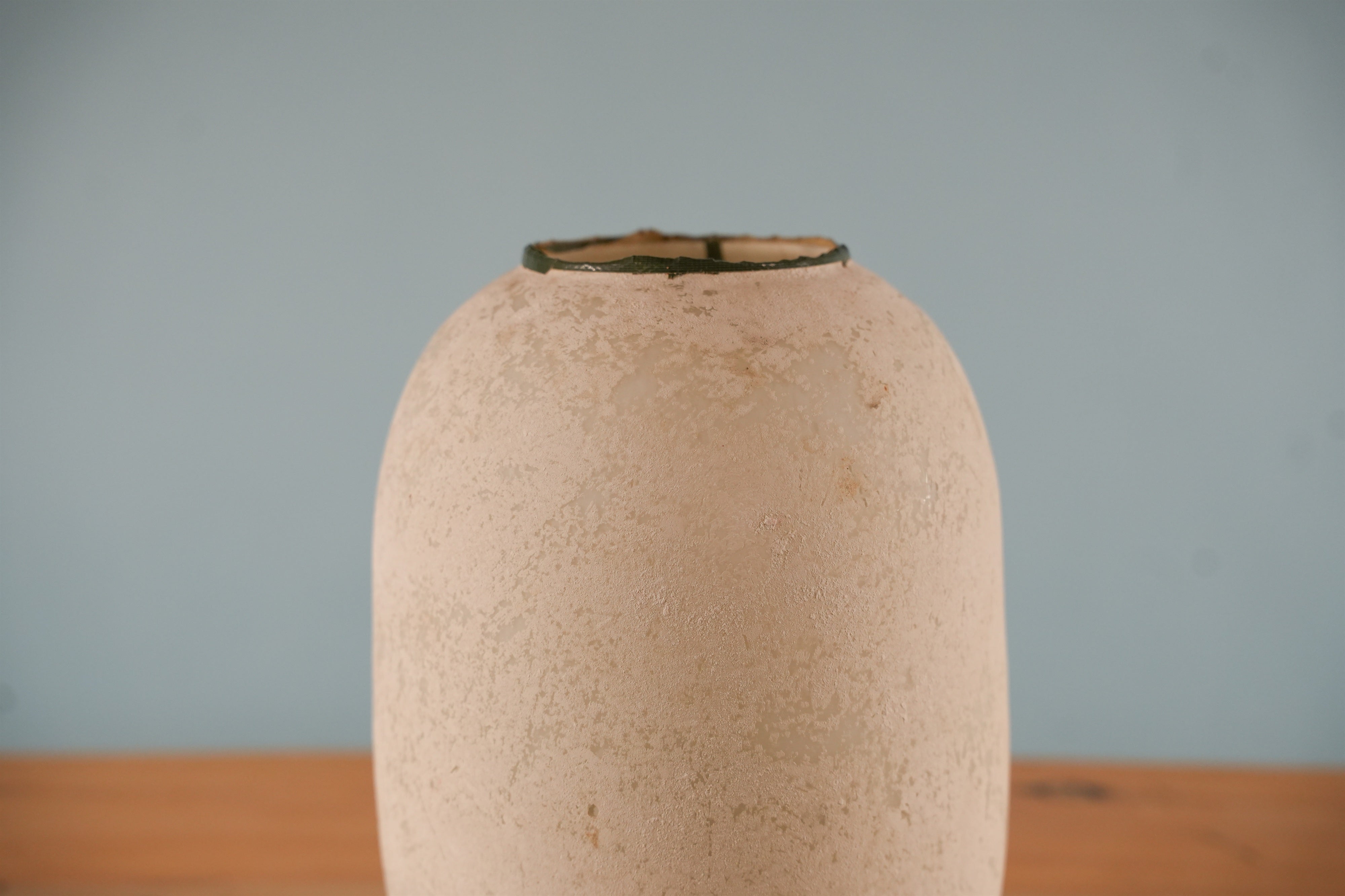 speckled-glass-egg-vase-02