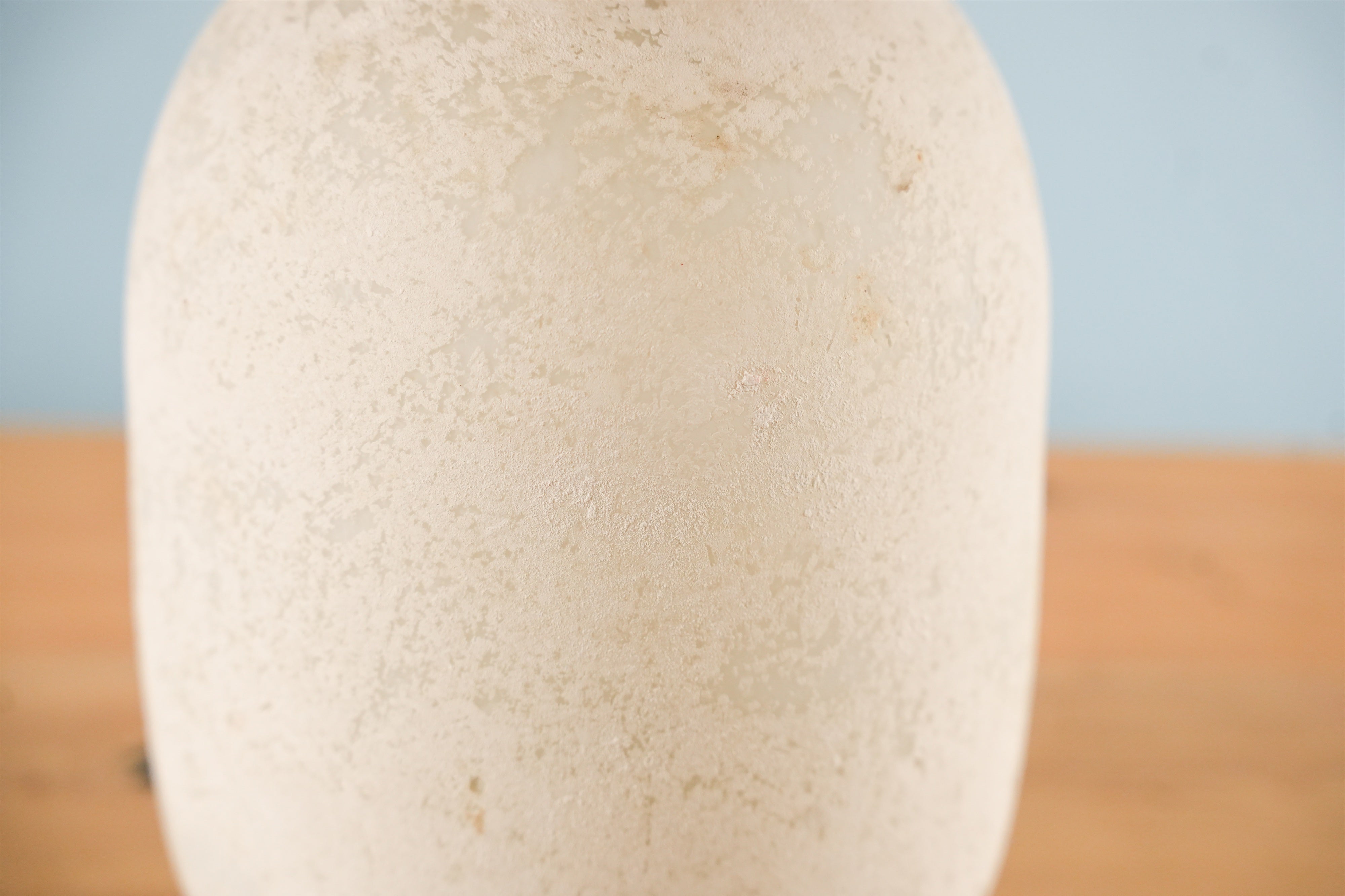 speckled-glass-egg-vase-03-2