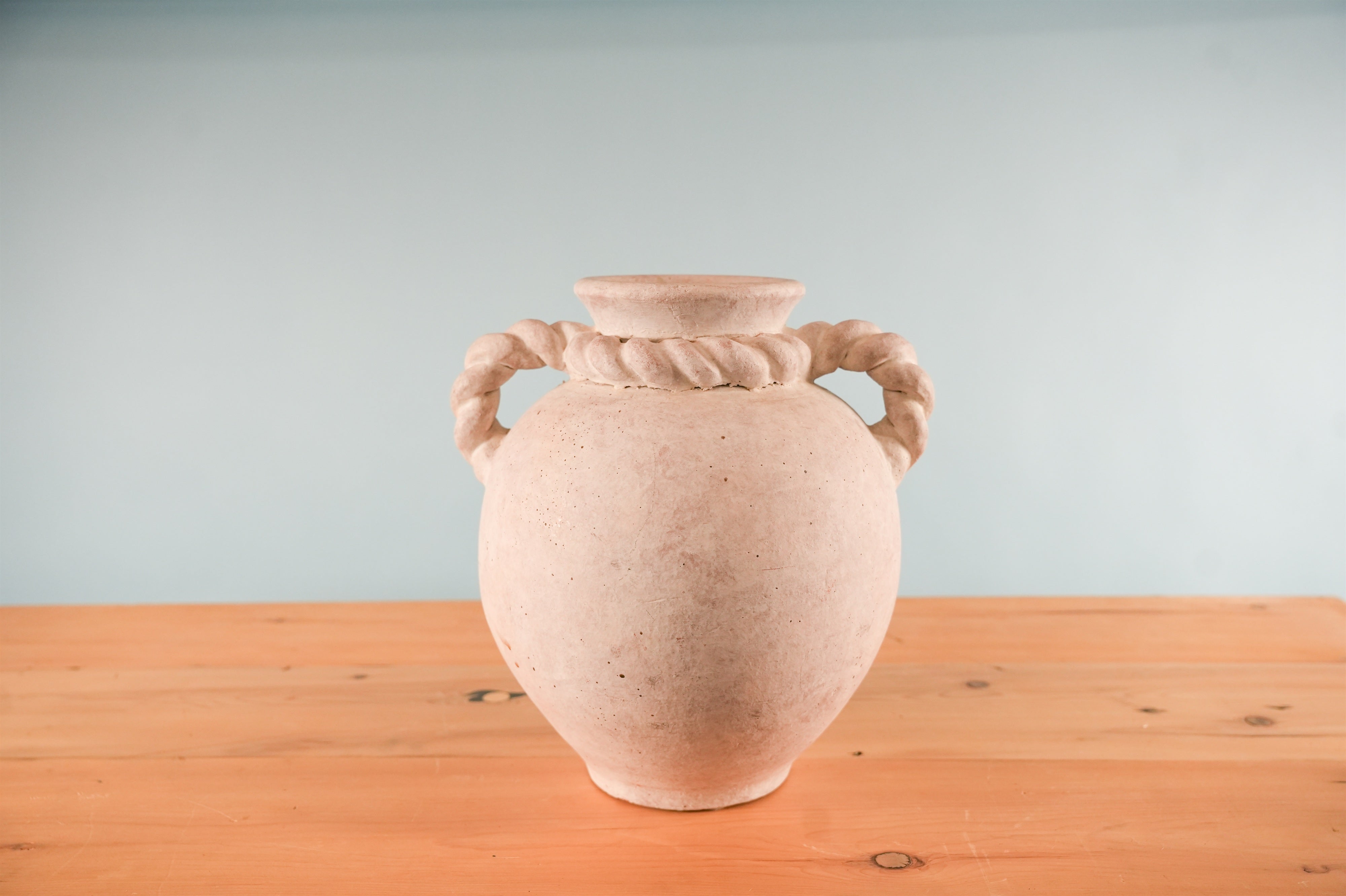 stoneware-rope-handle-urn-vase-07-2