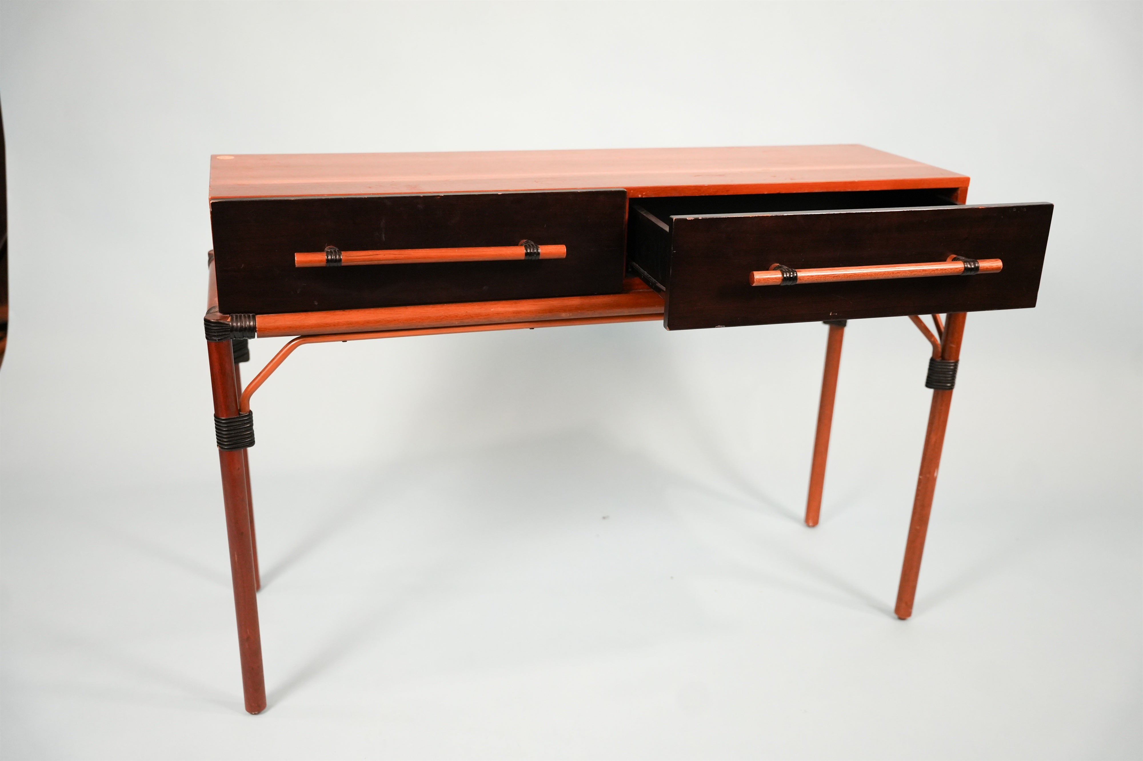 two-tone-console-02