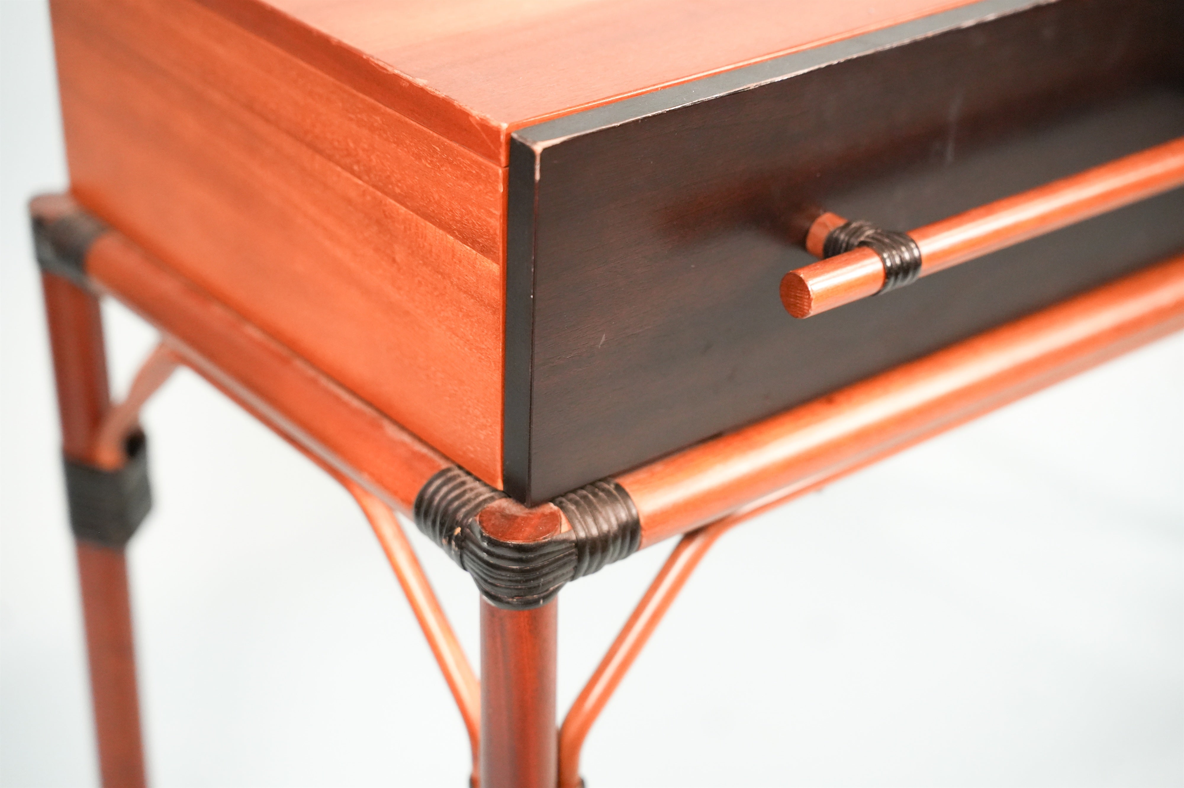 two-tone-console-04