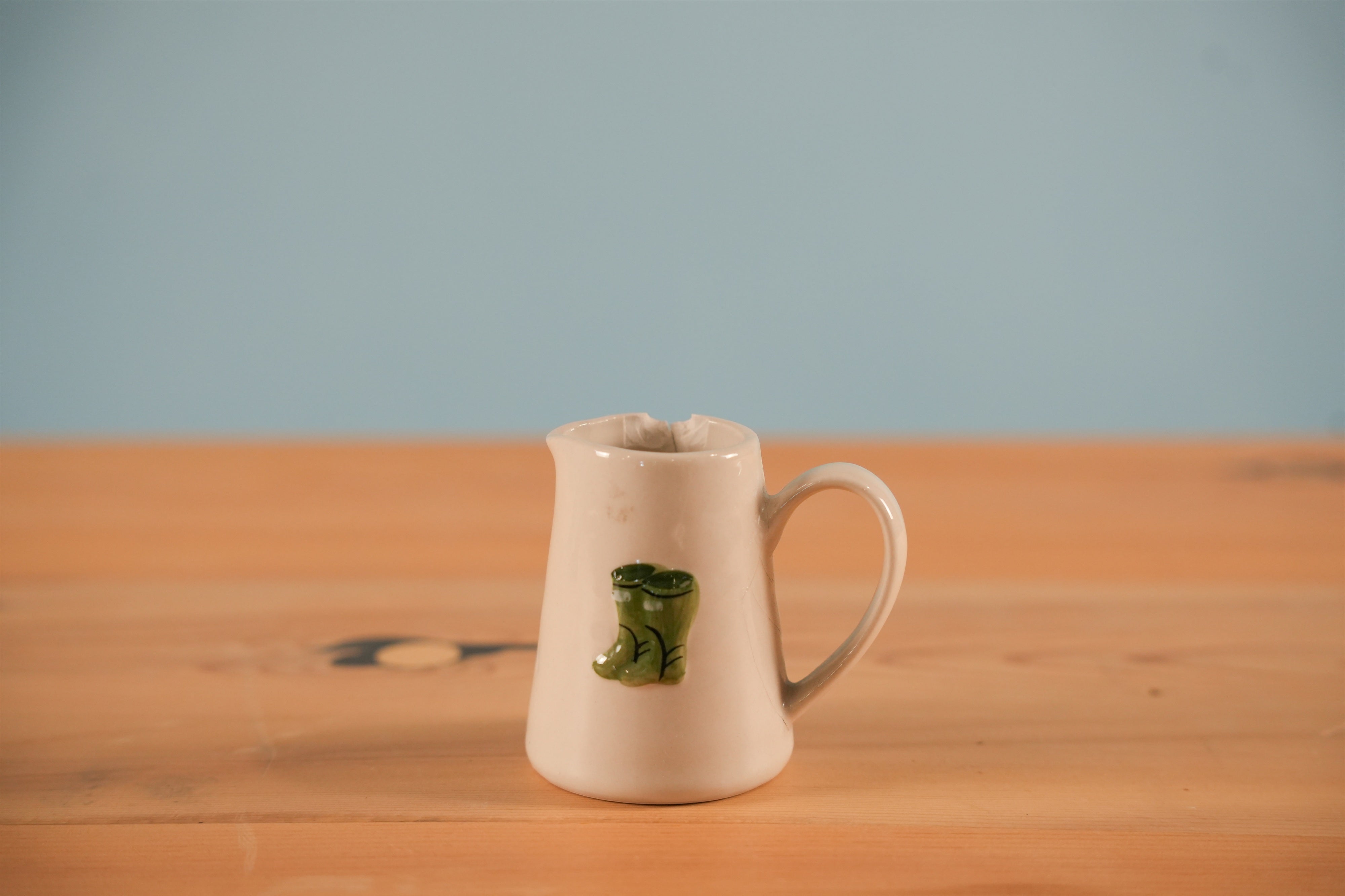 wellington-boot-cream-pitcher-02