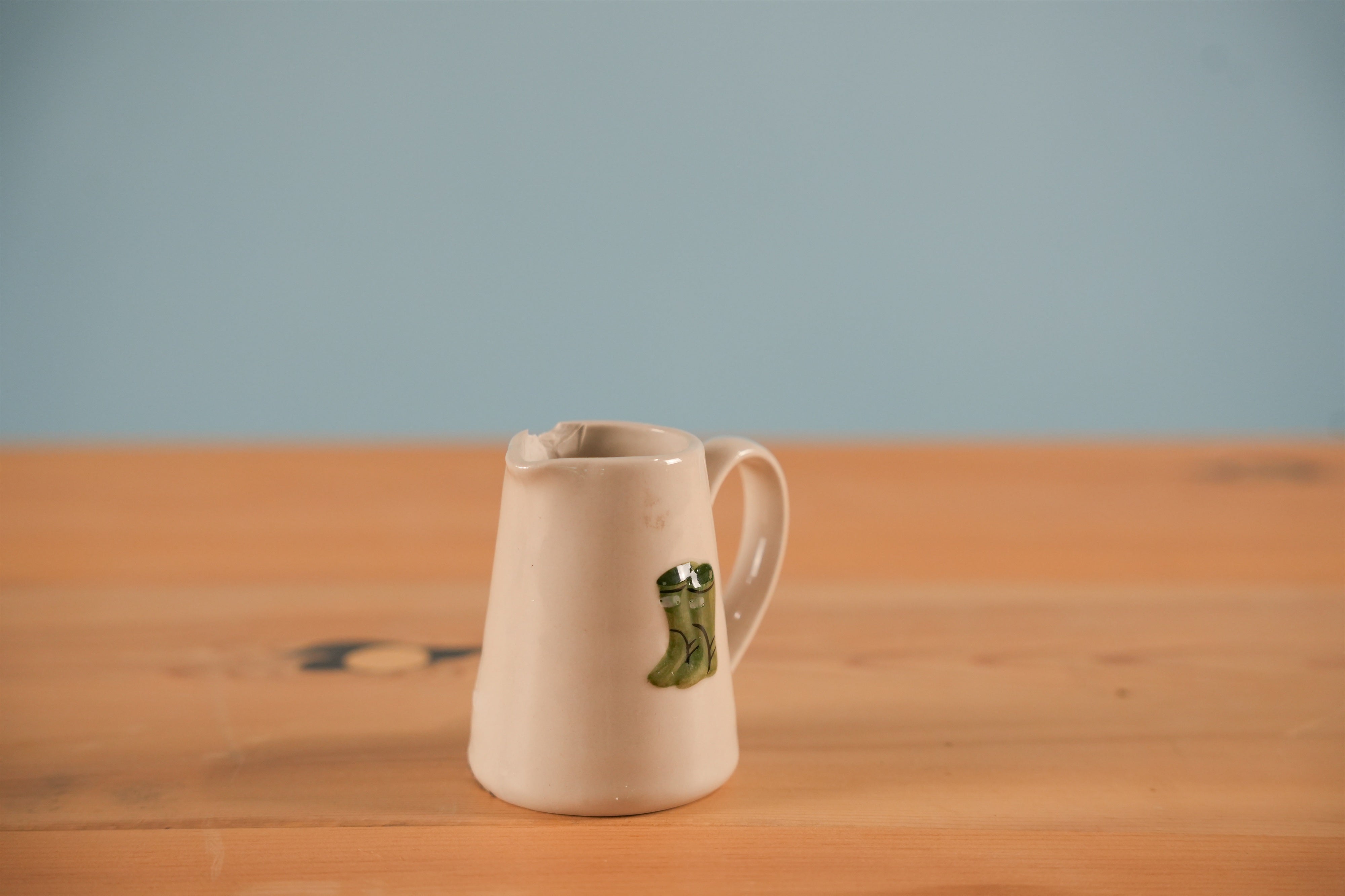 wellington-boot-cream-pitcher-04